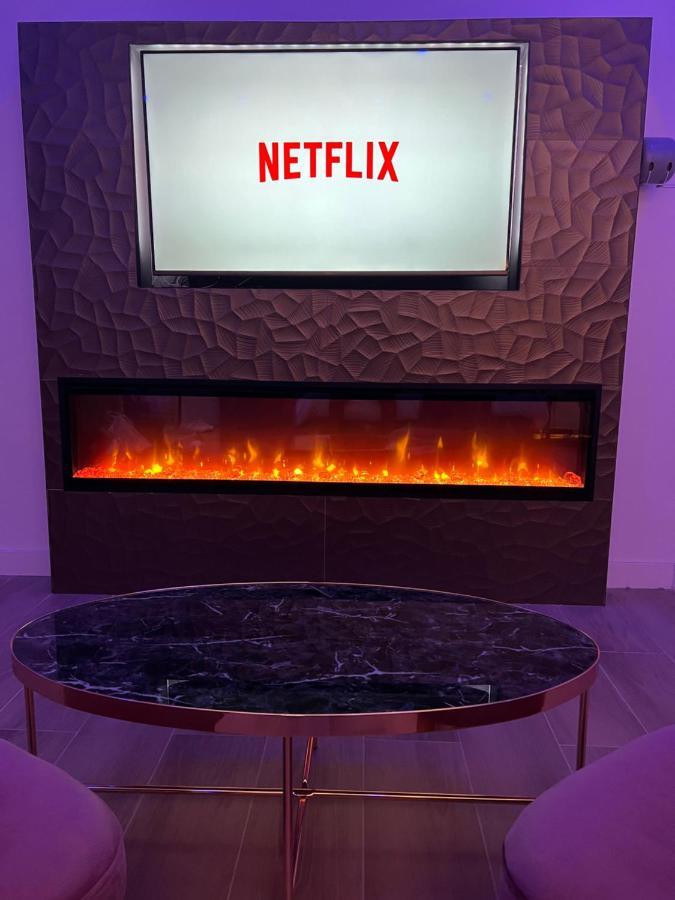 شقة Chic & Jacuzzi جيفور المظهر الخارجي الصورة